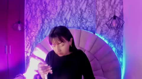   online show from November 5, 2025, 12:16 pm