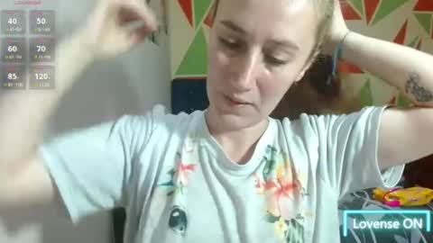 Snapshot of mariam_wish1 chatting on June 24, 2026, 5:01 pm mariam_wish1 online show from June 24, 2026, 5:01 pm