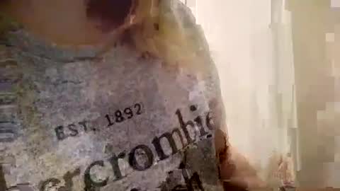 Snapshot of mariamaybe24 chatting on December 6, 2024, 1:29 am Mariah online show from December 6, 2024, 1:29 am