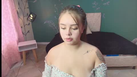 M A R I A N A online show from March 10, 2025, 7:40 pm