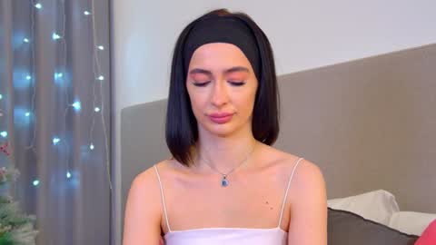 MariaMenson online show from December 17, 2024, 10:00 pm