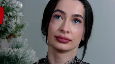 MariaMenson online show from December 20, 2024, 1:00 pm