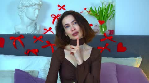 MariaMenson online show from March 7, 2025, 8:00 pm