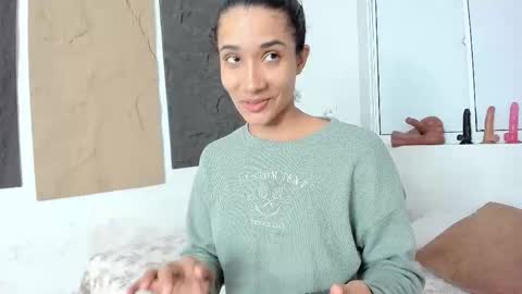 Snapshot of marian_rios chatting on February 24, 2026, 11:08 am Marian online show from February 24, 2026, 11:08 am