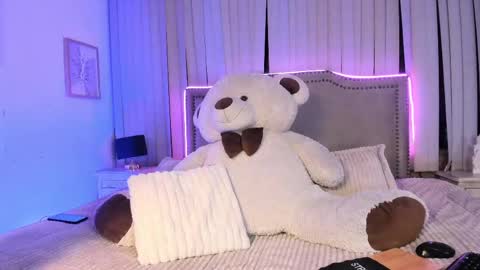 mariana__thompson online show from June 9, 2026, 1:06 am