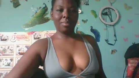 mariana_cute2 online show from November 18, 2025, 5:01 am