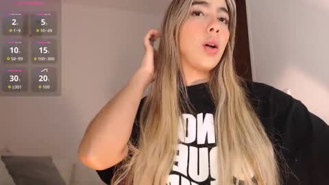 Mariana online show from September 26, 2025, 10:03 pm