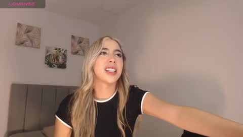 Snapshot of mariana_es chatting on May 27, 2026, 12:51 am Mariana online show from May 27, 2026, 12:51 am