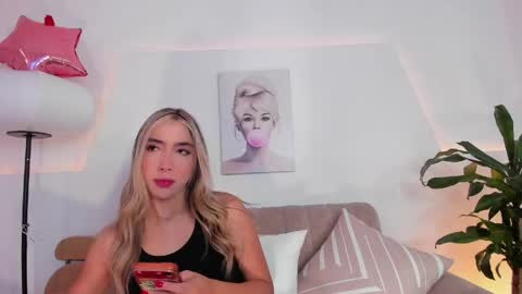Snapshot of mariana_es chatting on May 31, 2026, 4:25 pm Mariana online show from May 31, 2026, 4:25 pm