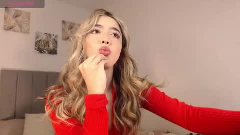 Snapshot of mariana_es chatting on July 5, 2026, 2:07 am Mariana online show from July 5, 2026, 2:07 am