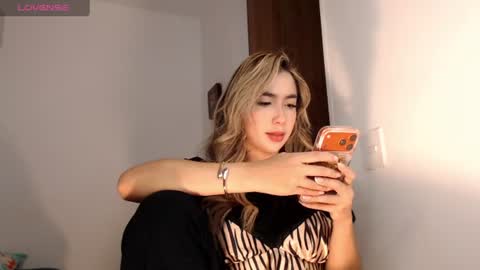 Snapshot of mariana_es chatting on July 15, 2026, 10:26 pm Mariana online show from July 15, 2026, 10:26 pm