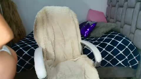 Snapshot of mariana_gomez01 chatting on May 11, 2026, 4:04 pm Mariana Gomez online show from May 11, 2026, 4:04 pm
