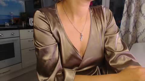 MarianaMur online show from November 4, 2025, 5:50 am