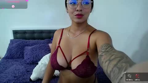 mariana_sara online show from February 12, 2025, 9:54 pm