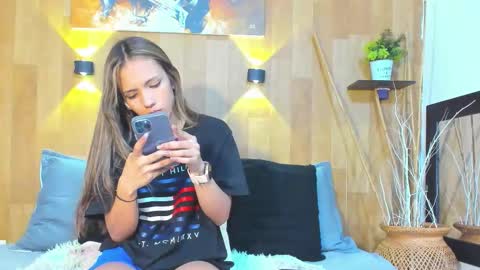 Mariana Angel online show from March 2, 2026, 4:25 pm