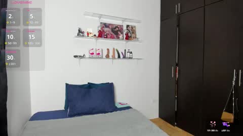 MARIANA Y VALENTINA online show from September 30, 2025, 11:04 am