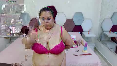 mariana online show from November 11, 2025, 6:08 pm