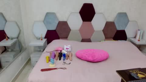 mariana online show from March 23, 2026, 2:32 pm