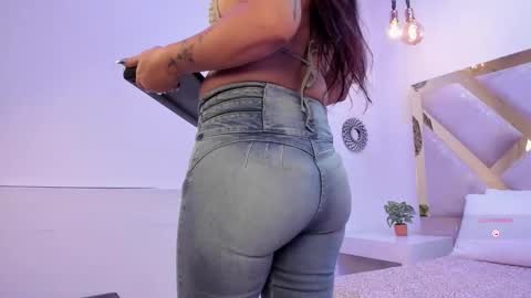 Snapshot of marianee_rousse chatting on October 12, 2025, 10:31 pm Marianee Rousse online show from October 12, 2025, 10:31 pm