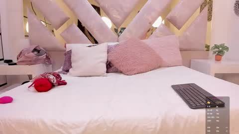 Snapshot of marianee_rousse chatting on October 30, 2025, 10:32 pm Marianee Rousse online show from October 30, 2025, 10:32 pm