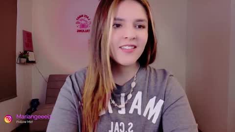 mariangeel_ online show from October 16, 2025, 10:33 pm