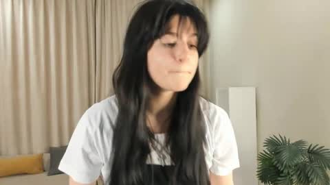 Snapshot of marianmollberg chatting on May 14, 2026, 5:53 pm Marian online show from May 14, 2026, 5:53 pm