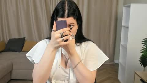 Snapshot of marianmollberg chatting on May 19, 2026, 6:14 pm Marian online show from May 19, 2026, 6:14 pm