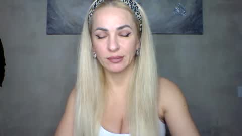 marianna1977 online show from March 11, 2025, 5:13 pm