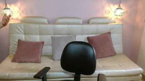 marianne_cam online show from May 19, 2026, 1:06 pm