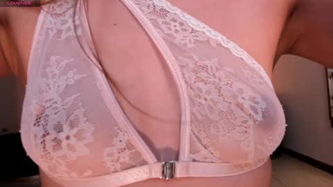 Snapshot of mariannelane1 chatting on December 4, 2024, 12:41 am Marianne online show from December 4, 2024, 12:41 am