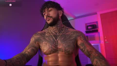 Snapshot of mariano_costa chatting on October 18, 2025, 2:36 am Mariano Costa online show from October 18, 2025, 2:36 am