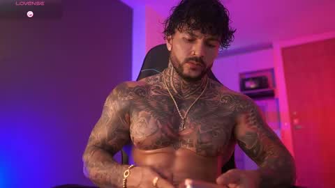 Snapshot of mariano_costa chatting on December 20, 2025, 3:35 am Mariano Costa online show from December 20, 2025, 3:35 am