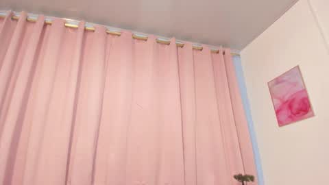 marianrosse online show from March 26, 2026, 4:18 am