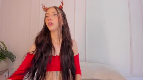 Maria Pettit online show from December 24, 2024, 12:00 pm