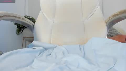 Maria Pettit online show from February 25, 2025, 12:24 pm