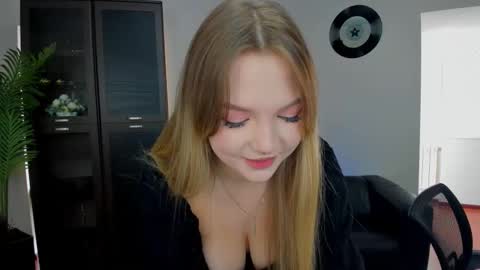 mariarobinsone online show from October 4, 2025, 11:41 am