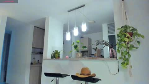 mariascarlett online show from January 24, 2025, 4:48 am