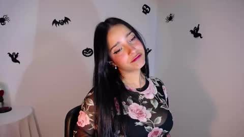 Nicolle online show from October 30, 2025, 1:29 am