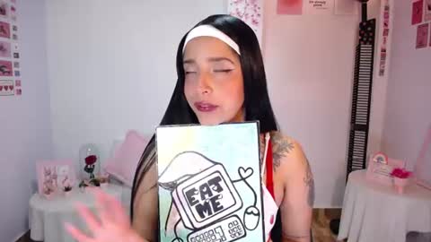 Snapshot of marie_daved chatting on June 17, 2026, 5:32 am Nicolle online show from June 17, 2026, 5:32 am
