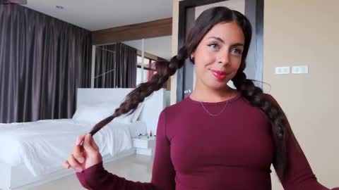 Snapshot of marie_jacob chatting on October 1, 2025, 8:09 am Marie online show from October 1, 2025, 8:09 am