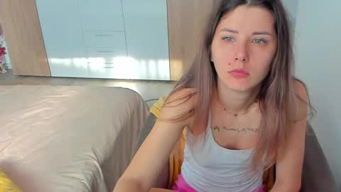 Marie   online show from April 14, 2026, 5:46 am