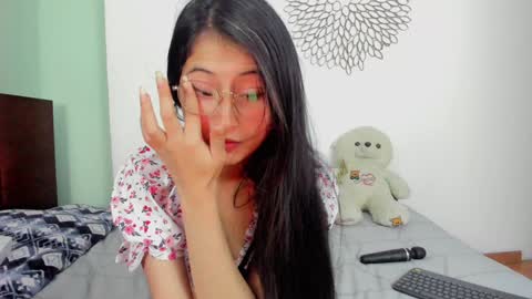 Snapshot of marie_pourtoi69 chatting on January 14, 2025, 12:22 am 700 pm Washington time online show from January 14, 2025, 12:22 am