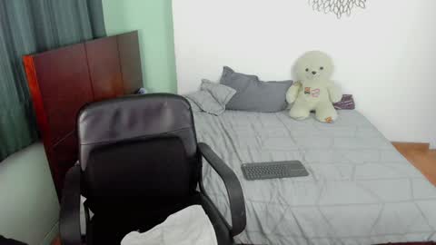 Snapshot of marie_pourtoi69 chatting on January 15, 2025, 12:19 am 700 pm Washington time online show from January 15, 2025, 12:19 am