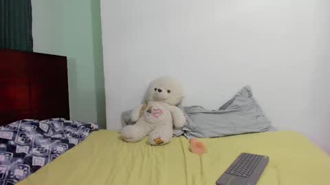 Snapshot of marie_pourtoi69 chatting on March 5, 2025, 1:42 am 700 pm Washington time online show from March 5, 2025, 1:42 am