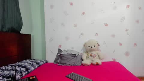 Snapshot of marie_pourtoi69 chatting on March 6, 2025, 10:26 pm 700 pm Washington time online show from March 6, 2025, 10:26 pm