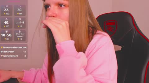 Snapshot of marie_wise chatting on December 17, 2024, 12:01 am Marie online show from December 17, 2024, 12:01 am