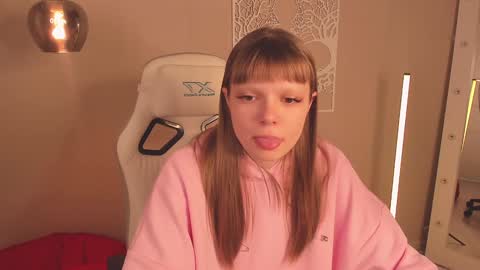 Snapshot of marie_wise chatting on December 18, 2024, 10:13 pm Marie online show from December 18, 2024, 10:13 pm