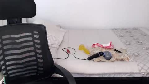 Snapshot of mariejuana_bliss chatting on April 15, 2026, 8:21 am mariejuana online show from April 15, 2026, 8:21 am