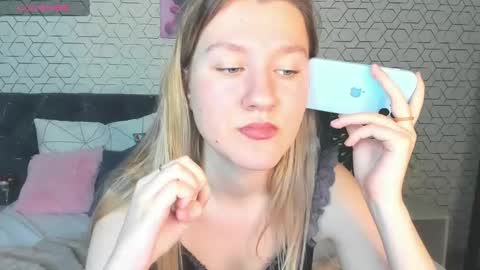 mariel_brown online show from January 7, 2025, 6:14 pm