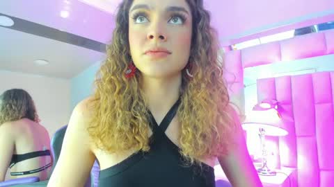 Snapshot of mariiahneedles chatting on April 30, 2026, 9:52 pm mariiahneedles online show from April 30, 2026, 9:52 pm